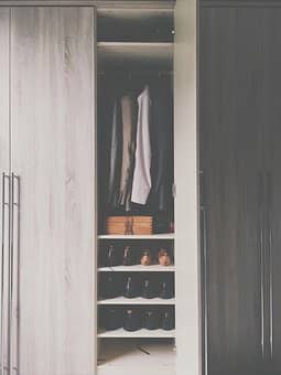 wardrobe-2605328__340[1]